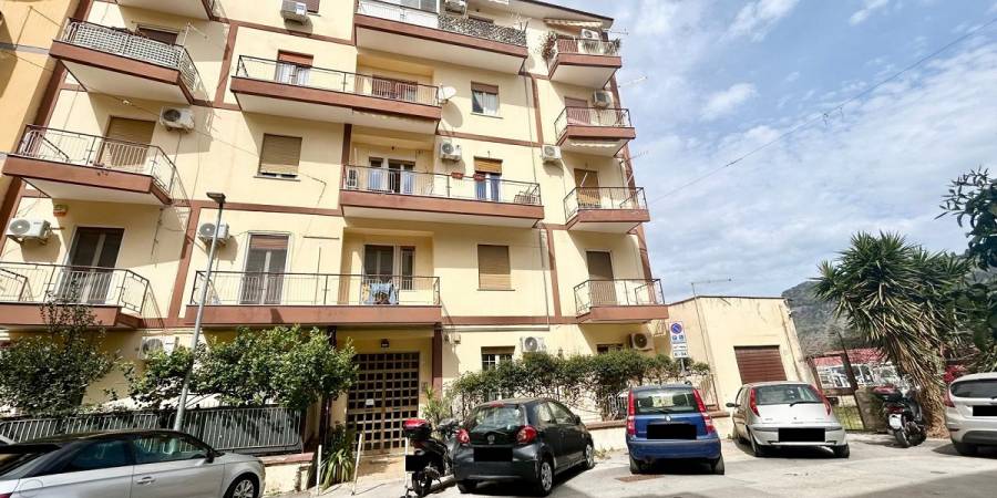 Appartamenti | Case | Ville | Attico in vendita e affitto a Palermo